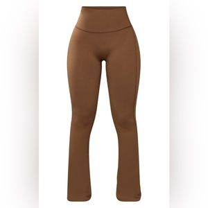 PrettyLittleThing Caramel Sport Sculpt High Waist Flare Yoga Pants Size 6 *NEW*